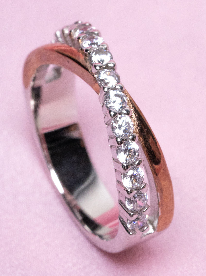 Dual-Tone Intersecting Band Ring