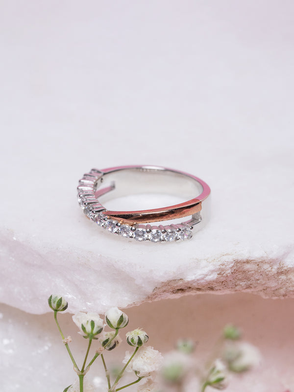 Dual-Tone Intersecting Band Ring
