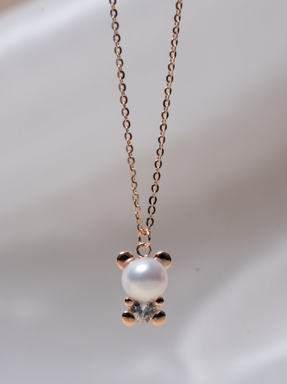 Dainty Pearl Teddy Bear Pendant Chain in Rose Gold