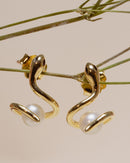 Luna Pearl Curve Studs