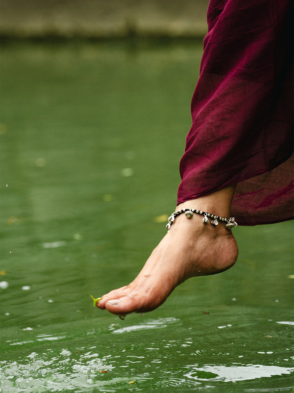 Oxidized Silver Sea Shell Charm Single Anklet
